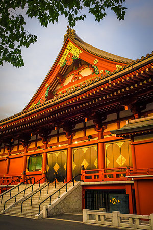 simsearch:400-05304973,k - Senso-ji Kannon temple Hondo at sunset, Tokyo, Japan Foto de stock - Royalty-Free Super Valor e Assinatura, Número: 400-09222445