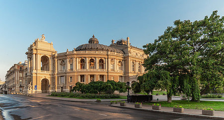 simsearch:400-07575945,k - Odessa National Academic Theater of Opera and Ballet in Ukraine in a summer morning Stock Photo - Budget Royalty-Free & Subscription, Code: 400-09222774
