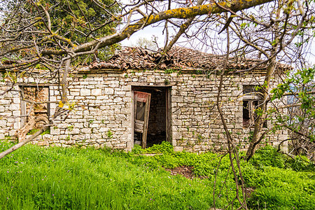 simsearch:400-07627350,k - Abandoned old village house, Evrytania region, Greece Foto de stock - Super Valor sin royalties y Suscripción, Código: 400-09223157