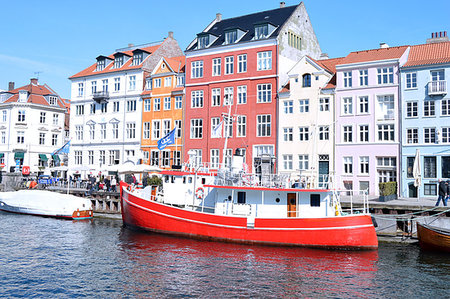 simsearch:400-06875437,k - Travel to Europe under spring,Nyhavn in the Copenhagen -Denmark Foto de stock - Super Valor sin royalties y Suscripción, Código: 400-09223273