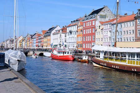 simsearch:400-06875437,k - Travel to Europe under spring,Nyhavn in the Copenhagen -Denmark Foto de stock - Super Valor sin royalties y Suscripción, Código: 400-09223280