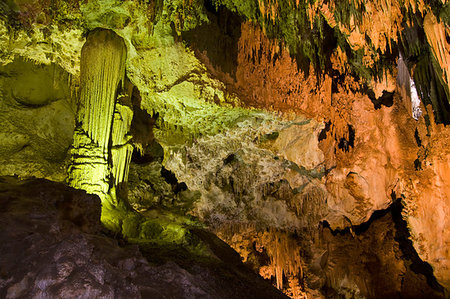 Veiled Statue in Carlsbad Caverns National Park, New Mexico Photographie de stock - Aubaine LD & Abonnement, Code: 400-09223324