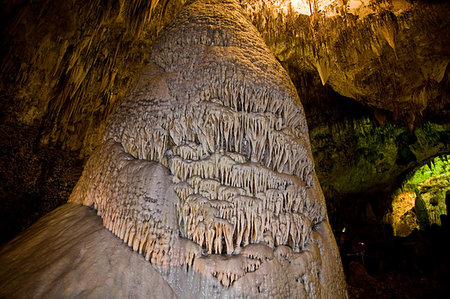 simsearch:400-09223324,k - Crystal Spring Dome in Carlsbad Caverns National Park, New Mexico Photographie de stock - Aubaine LD & Abonnement, Code: 400-09223330