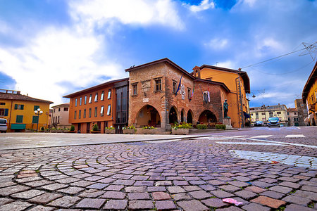 simsearch:400-05728180,k - Town of Cividale del Friuli square view, Friuli-Venezia Giulia region of Italy Stockbilder - Microstock & Abonnement, Bildnummer: 400-09223874