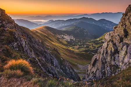 simsearch:400-09238312,k - Mountain Landscape in Colourful Sunset. View from Mount Dumbier in Low Tatras, Slovakia. West Tatras Mountains in Background. Photographie de stock - Aubaine LD & Abonnement, Code: 400-09238315