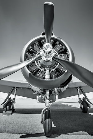 simsearch:400-09119906,k - propeller of an sports plane at the runway Photographie de stock - Aubaine LD & Abonnement, Code: 400-09274394