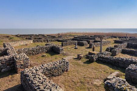 dobruja - Roman ruins of Histria citadel. Dobrogea Romania Photographie de stock - Aubaine LD & Abonnement, Code: 400-09275285