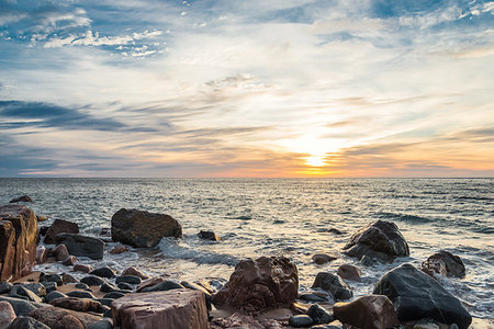 simsearch:400-04583765,k - Ocean shore at sunrise (Cabot Trail, Cape Breton, Nova Scotia, Canada) Foto de stock - Super Valor sin royalties y Suscripción, Código: 400-09275544