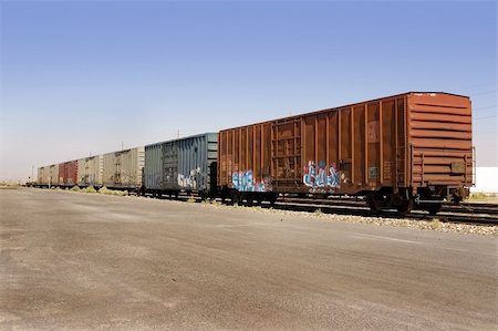 Old Wagon with Salt Pile and Clear Skies on the Background Fotografie stock - Microstock e Abbonamento, Codice: 400-03908693