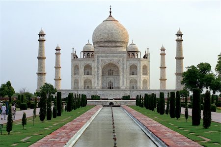 simsearch:400-05006924,k - The Taj Mahal in Agra, India Photographie de stock - Aubaine LD & Abonnement, Code: 400-03909403