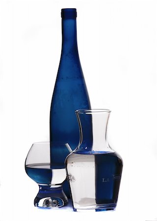 simsearch:6109-08204317,k - Wine  glasses with water and bottle Foto de stock - Royalty-Free Super Valor e Assinatura, Número: 400-03915101