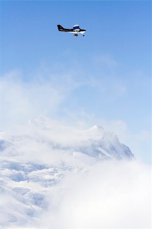 Breathtaking snowy Swiss mountains landscape Foto de stock - Super Valor sin royalties y Suscripción, Código: 400-03915223