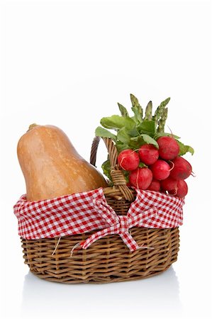 simsearch:400-05065763,k - Basket of fresh vegetables reflected on white background Stockbilder - Microstock & Abonnement, Bildnummer: 400-03916645