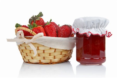 simsearch:700-02594044,k - Jam jar and basket of strawberries reflected on white background Stock Photo - Budget Royalty-Free & Subscription, Code: 400-03917182