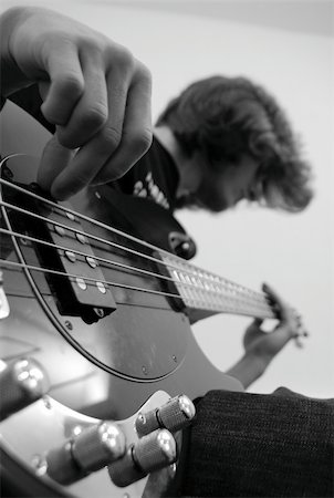 Black and white of Bass Guitar Player Fotografie stock - Microstock e Abbonamento, Codice: 400-03919745