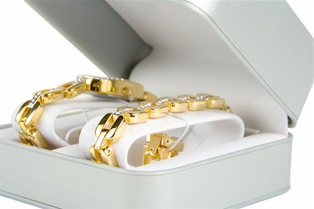 simsearch:696-03397916,k - golden watch in a gift box isolated on a white background Photographie de stock - Aubaine LD & Abonnement, Code: 400-03911038