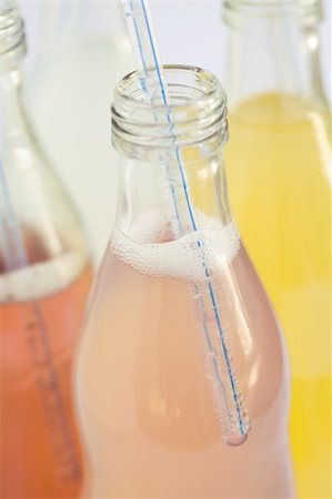 simsearch:400-03911442,k - Assorted Flavored Sodas, orange, lemon, berry, pink lemonade, Stockbilder - Microstock & Abonnement, Bildnummer: 400-03911446