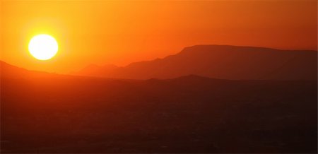 simsearch:400-03912042,k - Sunset over the mountains in Murcia, Spain. Photographie de stock - Aubaine LD & Abonnement, Code: 400-03912042