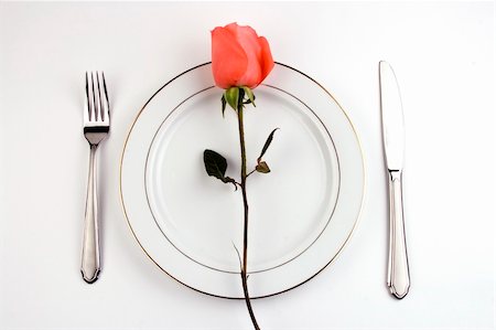 simsearch:6113-06625672,k - Place setting with pinky rose in white background. Foto de stock - Super Valor sin royalties y Suscripción, Código: 400-03912334