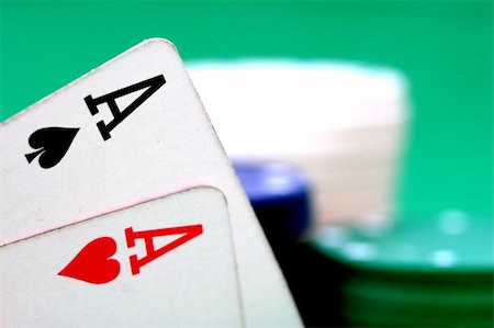 Aces and poker chips Foto de stock - Super Valor sin royalties y Suscripción, Código: 400-03913779