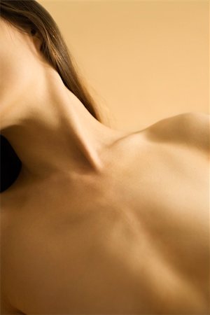 simsearch:400-03925003,k - Nude Caucasian mid-adult female chest and neck. Photographie de stock - Aubaine LD & Abonnement, Code: 400-03924939