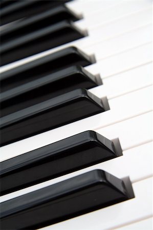 simsearch:400-03958037,k - detail photo of black and white piano keys, tilted Foto de stock - Super Valor sin royalties y Suscripción, Código: 400-03925632