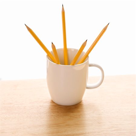 simsearch:400-03926061,k - Five pencils in a coffee mug with pointed ends up. Foto de stock - Royalty-Free Super Valor e Assinatura, Número: 400-03926081