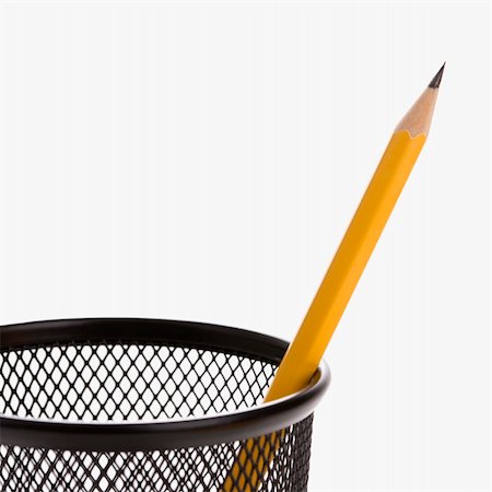 simsearch:400-04777216,k - Single sharp pencil in a pencil holder. Foto de stock - Super Valor sin royalties y Suscripción, Código: 400-03926132