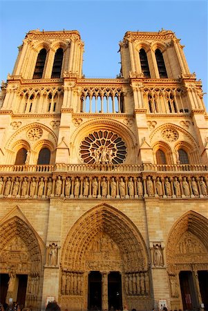 simsearch:400-04955587,k - Cathedral of Notre Dame de Paris in evening sun Fotografie stock - Microstock e Abbonamento, Codice: 400-03926800