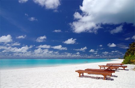 simsearch:400-03928483,k - canvas chairs on tropical beach Photographie de stock - Aubaine LD & Abonnement, Code: 400-03928488