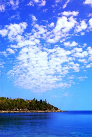 simsearch:400-04614724,k - Beautiful view of a scenic lake with clear water and spectacular sky. Georgian Bay, Canada. Foto de stock - Super Valor sin royalties y Suscripción, Código: 400-03920398