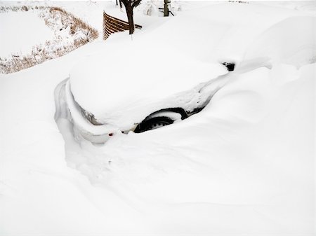 Car buried in snow. Stock Photo - Budget Royalty-Free & Subscription, Code: 400-03920909