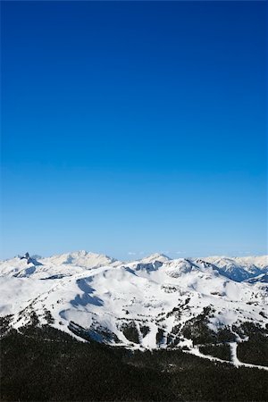 ski trail - Scenic of ski trails on mountain. Photographie de stock - Aubaine LD & Abonnement, Code: 400-03921739