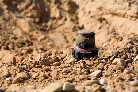 mine field in the desert Stockbilder - Microstock & Abonnement, Bildnummer: 400-03923234