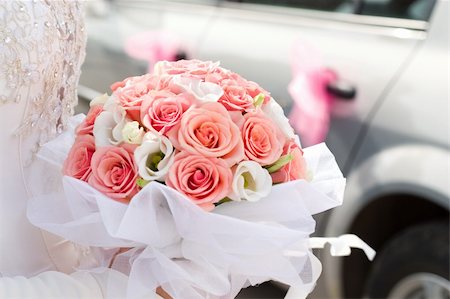 simsearch:400-03932395,k - beautiful bridal bouquet of roses, low DOF Fotografie stock - Microstock e Abbonamento, Codice: 400-03934042