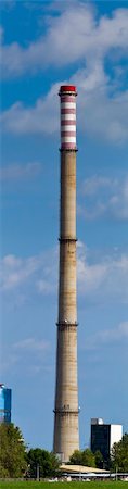 simsearch:6102-03905067,k - Heating and power plant against blue sky and green plants Photographie de stock - Aubaine LD & Abonnement, Code: 400-03936367