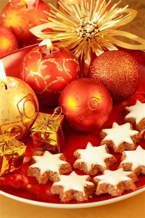 simsearch:400-03948093,k - Beautiful Christmas decoration in golden tone Foto de stock - Royalty-Free Super Valor e Assinatura, Número: 400-03936768