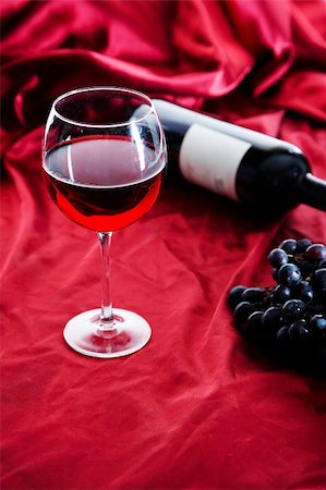 simsearch:6102-05655416,k - wine glass and bottle Stock Photo - Budget Royalty-Free & Subscription, Code: 400-03938070