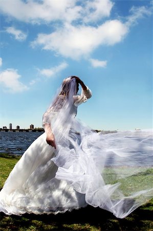 Bride outdoors Stock Photo - Budget Royalty-Free & Subscription, Code: 400-03938702