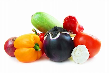 simsearch:825-03626988,k - Assorted garden vegetables isolated on white background Photographie de stock - Aubaine LD & Abonnement, Code: 400-03939081