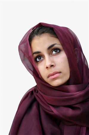 simsearch:400-03939298,k - Middle eastern beauty in a scarf looking up Stockbilder - Microstock & Abonnement, Bildnummer: 400-03939299