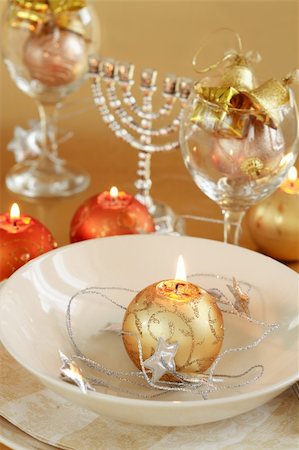 elegant christmas table setting - Festive table setting for Christmas Stock Photo - Budget Royalty-Free & Subscription, Code: 400-03930788