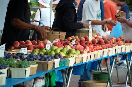 farmers harvesting grapes - Fruits at the Farmers Market Stock Photo - Budget Royalty-Free & Subscription, Code: 400-03930828