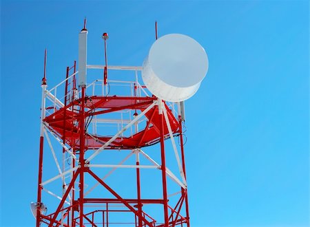 parabolic - radio  tower on a background of the blue sky Photographie de stock - Aubaine LD & Abonnement, Code: 400-03932467