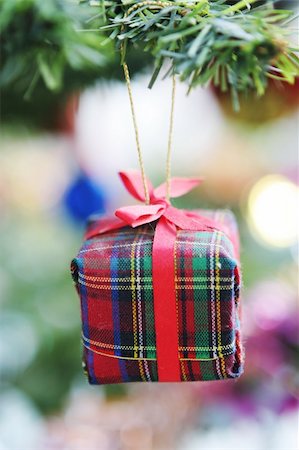simsearch:400-03956490,k - Christmas decoration hanging on a tree. Stockbilder - Microstock & Abonnement, Bildnummer: 400-03933044