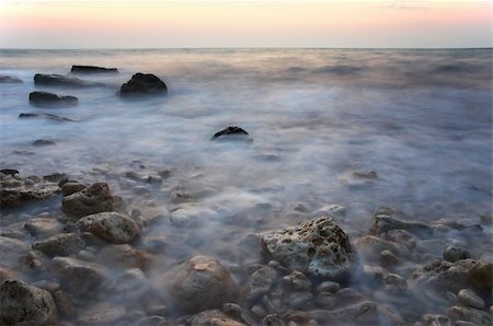 simsearch:696-03397553,k - sea tide looking like fog due the long exposure Stockbilder - Microstock & Abonnement, Bildnummer: 400-03933363