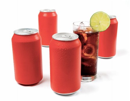 simsearch:824-07562796,k - Some red cans of soft drink Photographie de stock - Aubaine LD & Abonnement, Code: 400-03946475