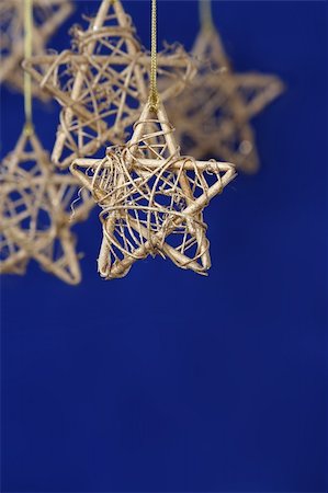 simsearch:600-03544723,k - Gold Christmas Star / with copy space / holiday background Photographie de stock - Aubaine LD & Abonnement, Code: 400-03947170