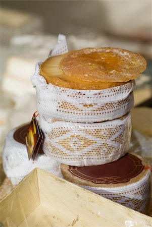 simsearch:670-06451367,k - A pile of french cheese Photographie de stock - Aubaine LD & Abonnement, Code: 400-03947286
