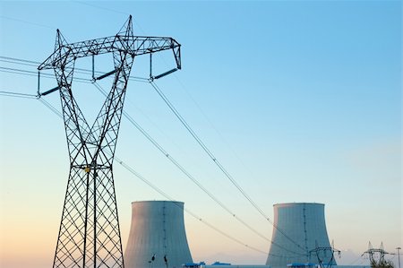 Power line in front of a nuclear power plant Photographie de stock - Aubaine LD & Abonnement, Code: 400-03947568